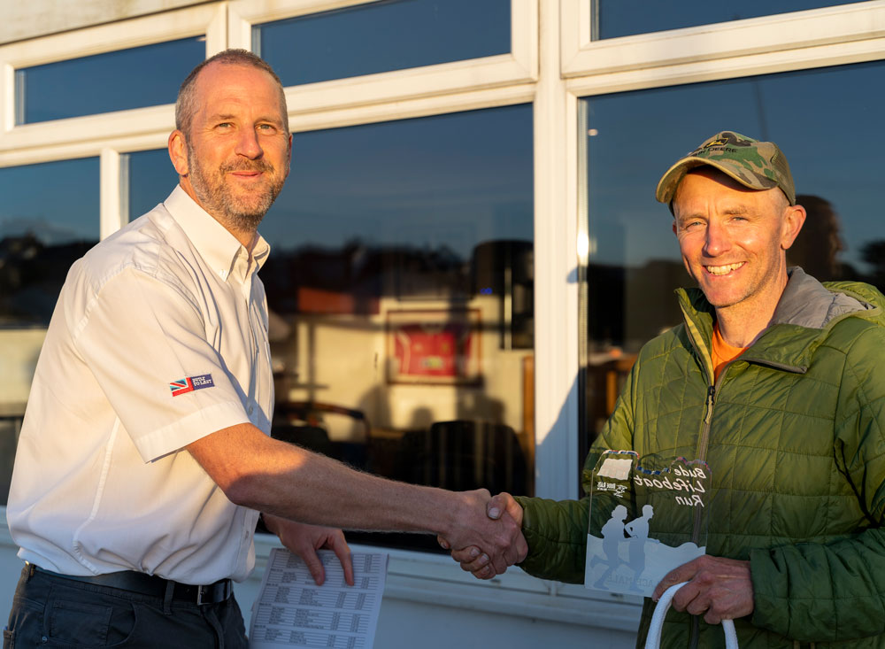 bott director awarding prizes at Bude lifeboat run